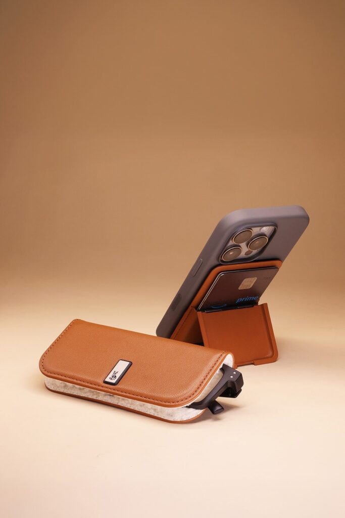 Καλύτερο πορτοφόλι Magsafe και Slim Glasses Case Bristow Lens Jacket και Mag Wallet