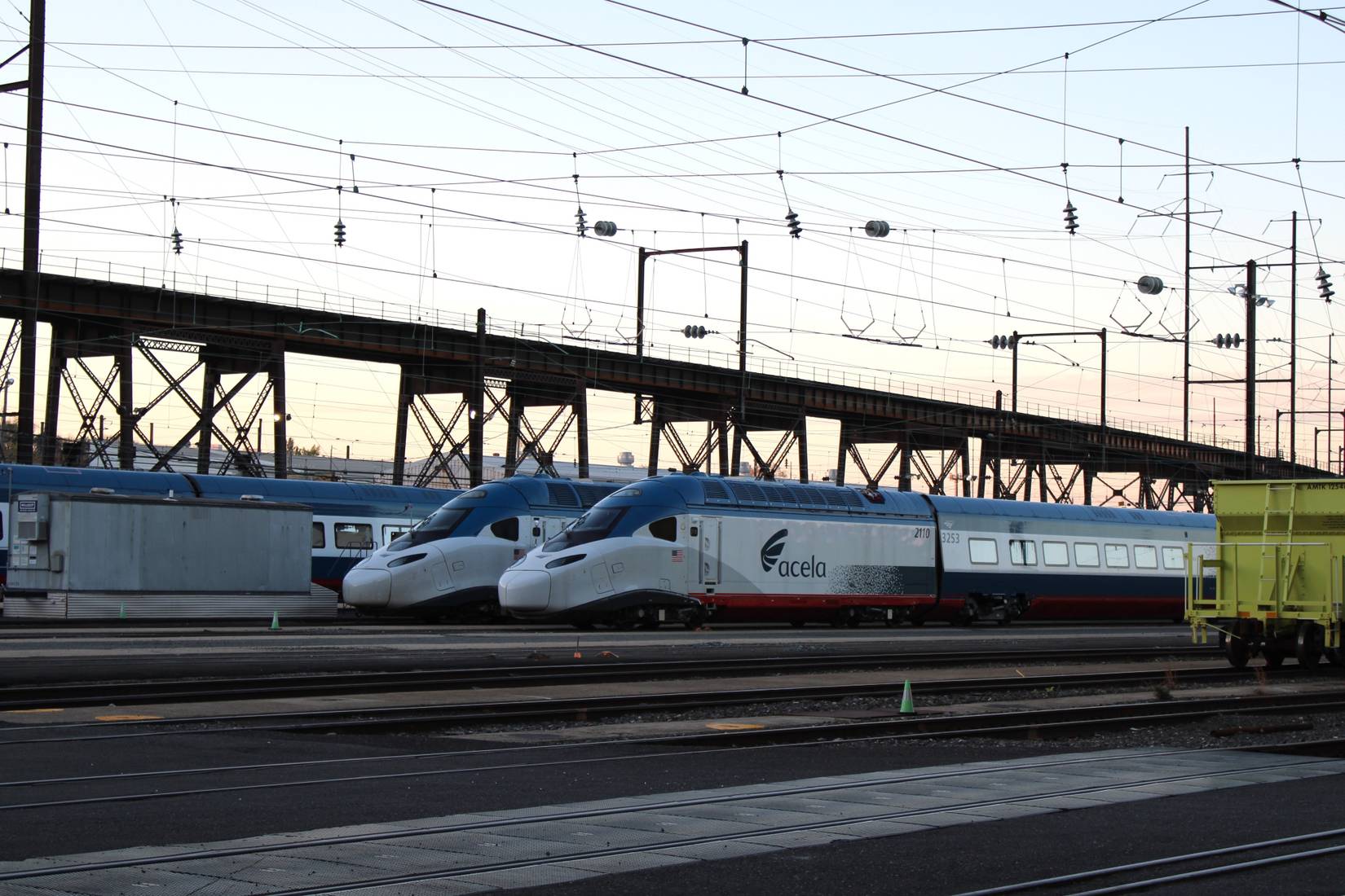 Βοστώνη, ΗΠΑ. 25 Μαρτίου, 2023. Το NEXTGEN New AMTRAK ACELA (AVELIA TGV) θα αντικαταστήσει το τρένο Amtrak Acela ως εναλλακτική λύση των βορειοανατολικών περιφερειακών υπηρεσιών.-1